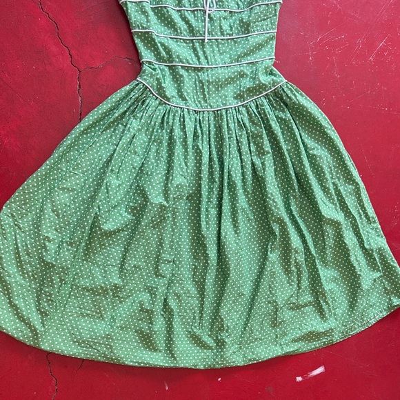 Unique Vintage Green Dress with White Dots - Picture 4 of 5